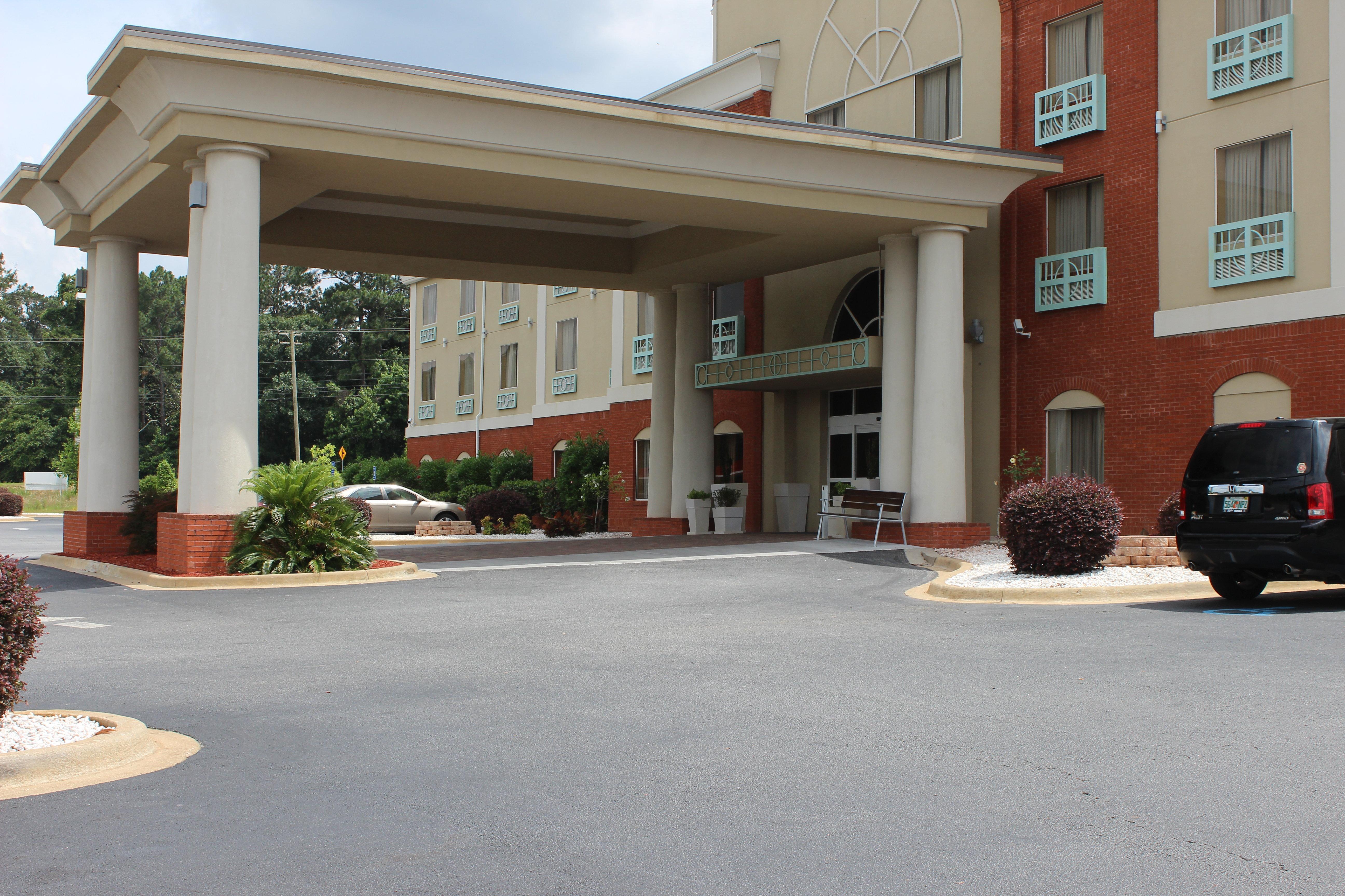 Holiday Inn Express And Suites Thomasville By Ihg Exterior photo