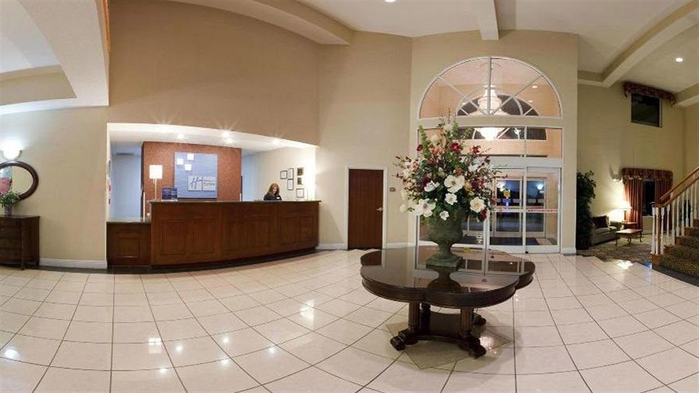 Holiday Inn Express And Suites Thomasville By Ihg Exterior photo